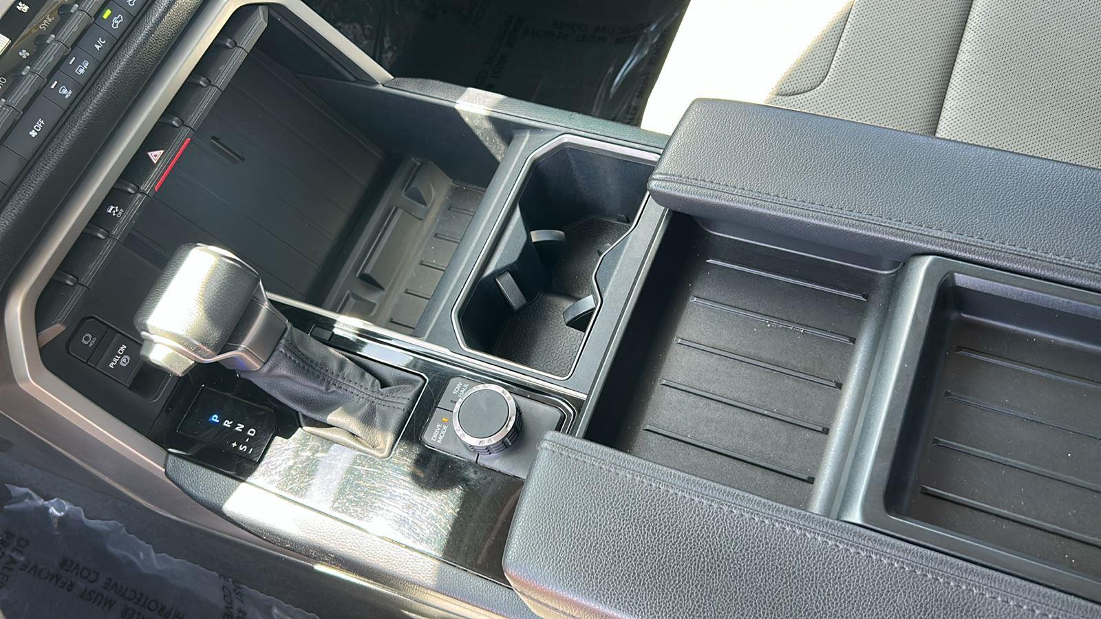 2023 Toyota Tundra SR5 CrewMax photo 12