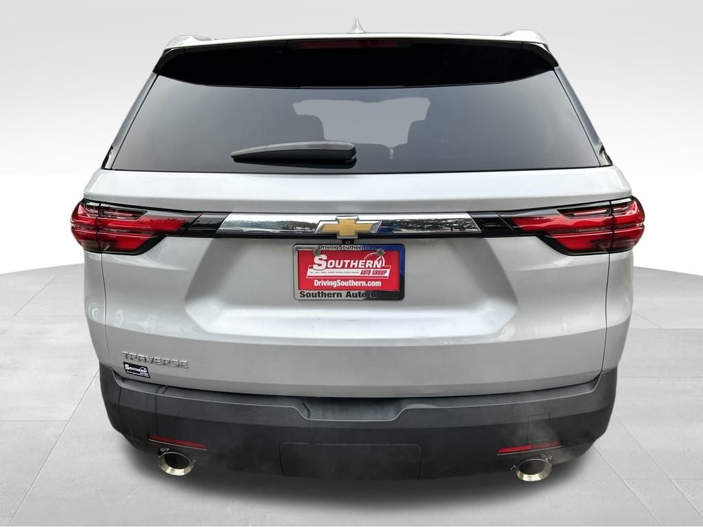 2022 Chevrolet Traverse LS photo 3