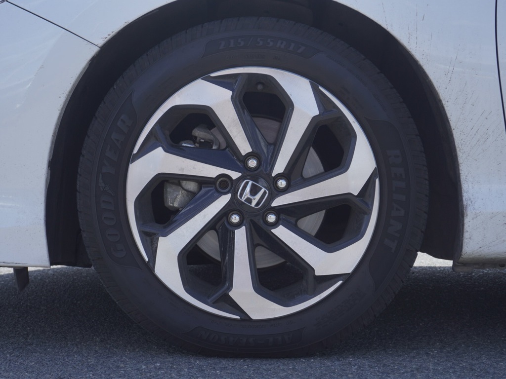 2017 Honda Accord EX photo 9
