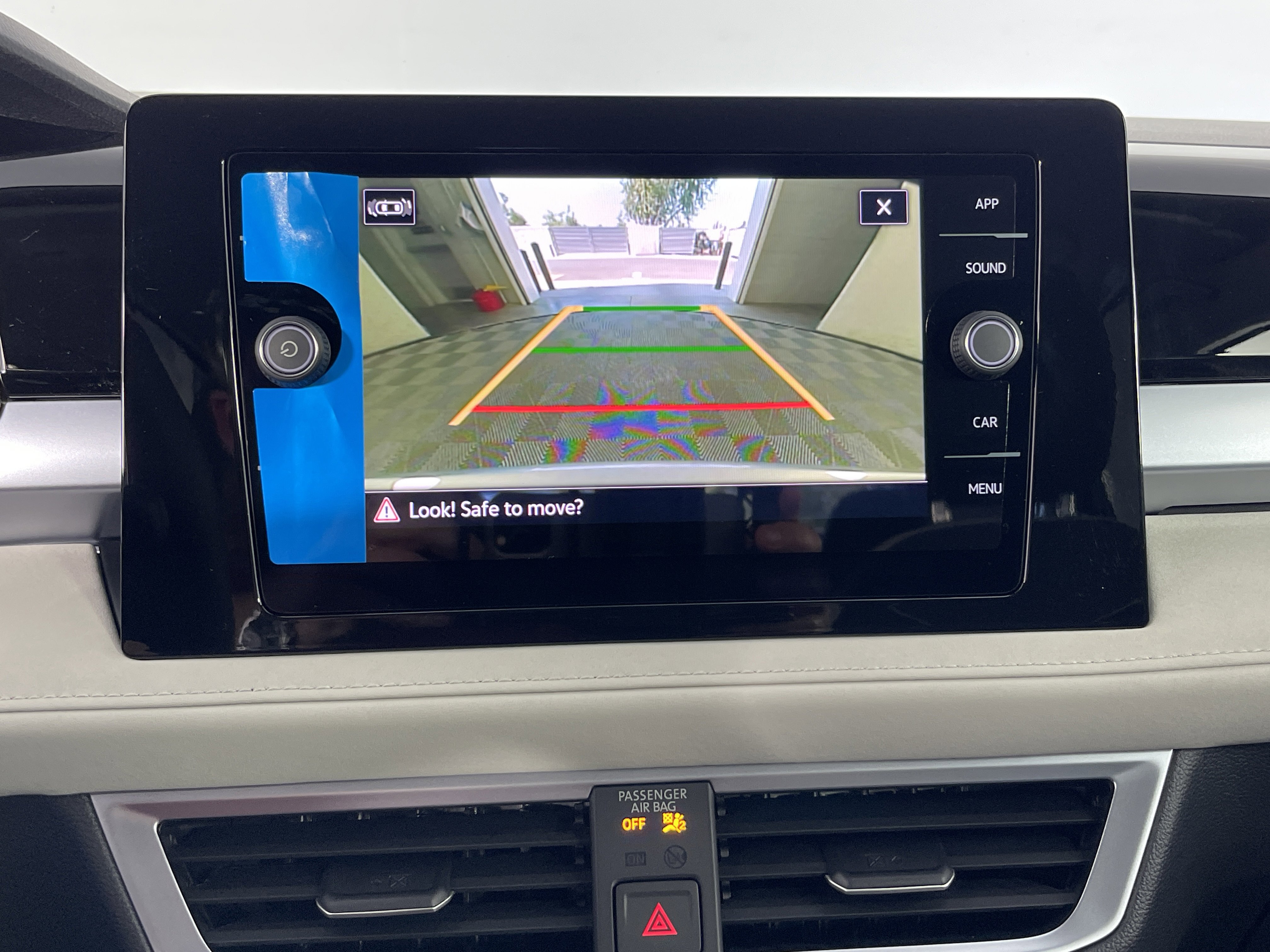 2025 Volkswagen Taos SE photo 4