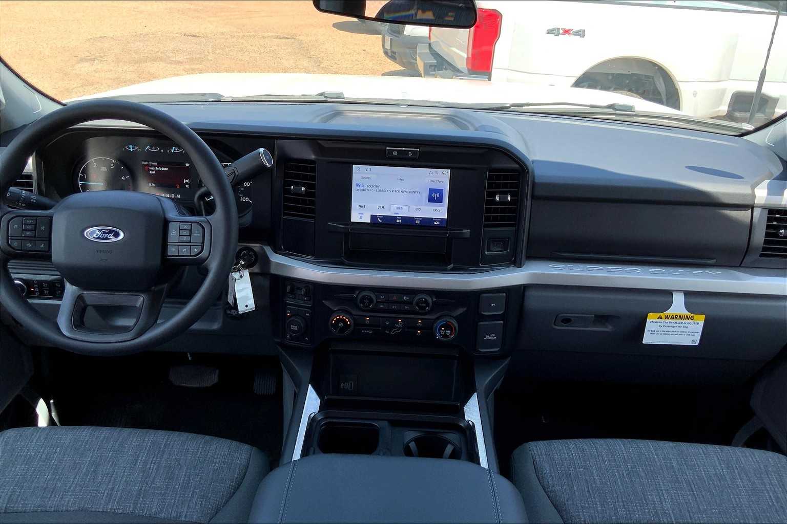 2025 Ford F-250 XLT photo 5