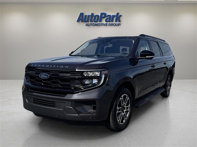 2025 Ford Expedition MAX XLT photo 3