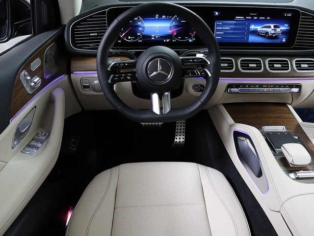 2026 Mercedes Benz GLS 450 4MATIC photo 3