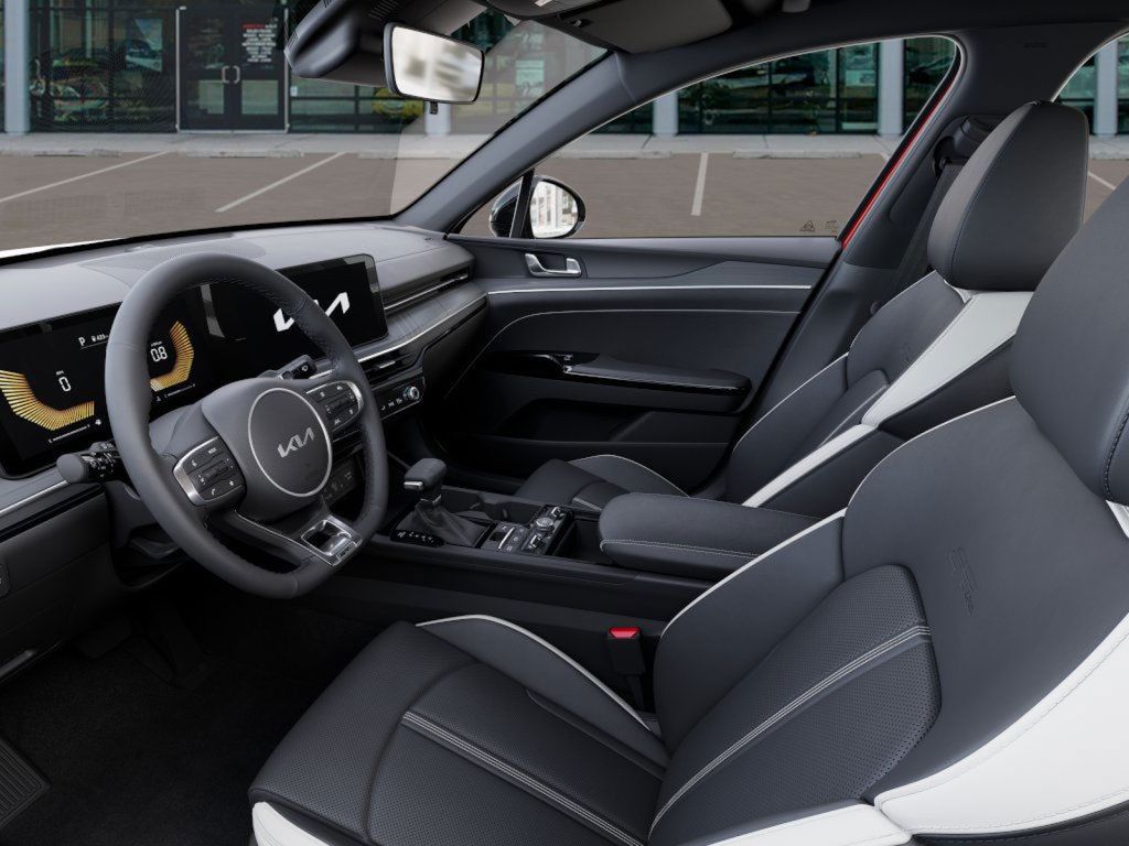 2025 Kia K5 GT-Line photo 17