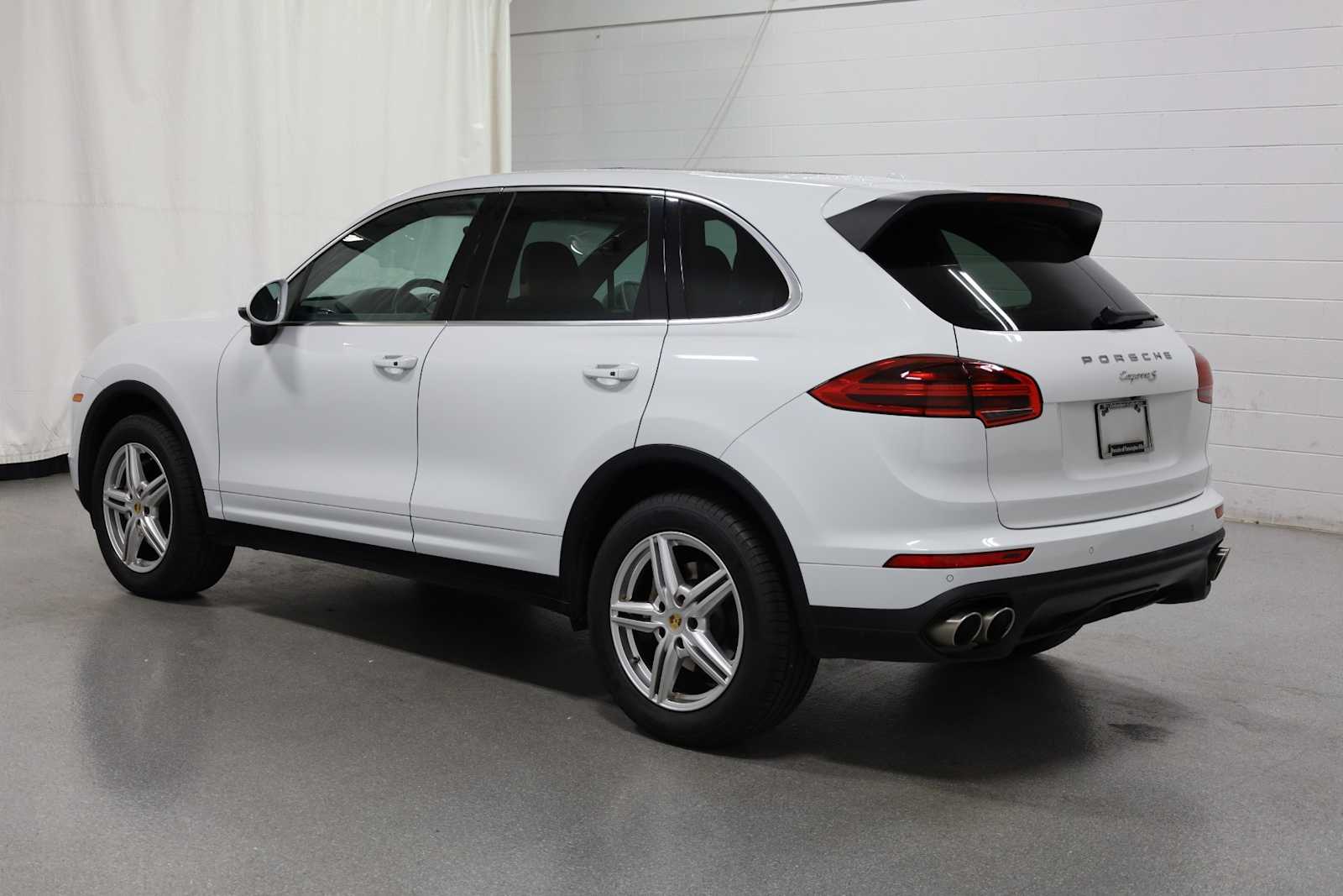 2017 Porsche Cayenne S photo 3
