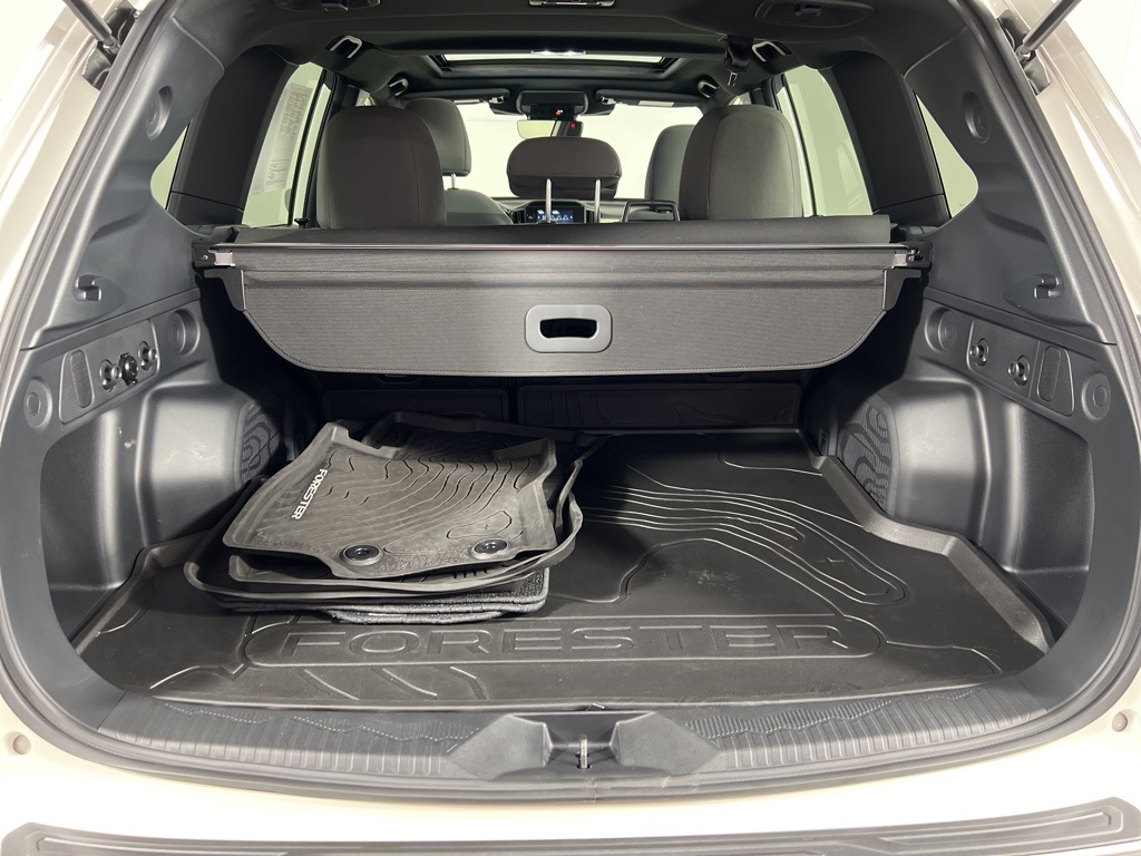 2025 Subaru Forester Premium Base photo 3