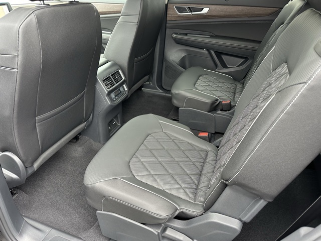 2026 Volkswagen Atlas SEL Premium R-Line photo 3