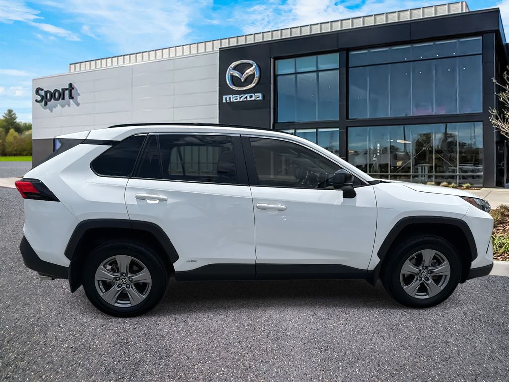 2024 Toyota RAV4 Hybrid LE photo 2