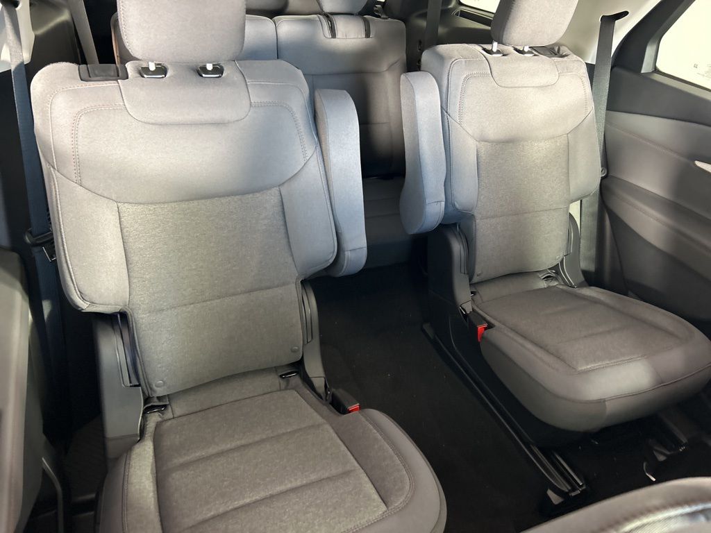 2025 Ford Explorer photo 23