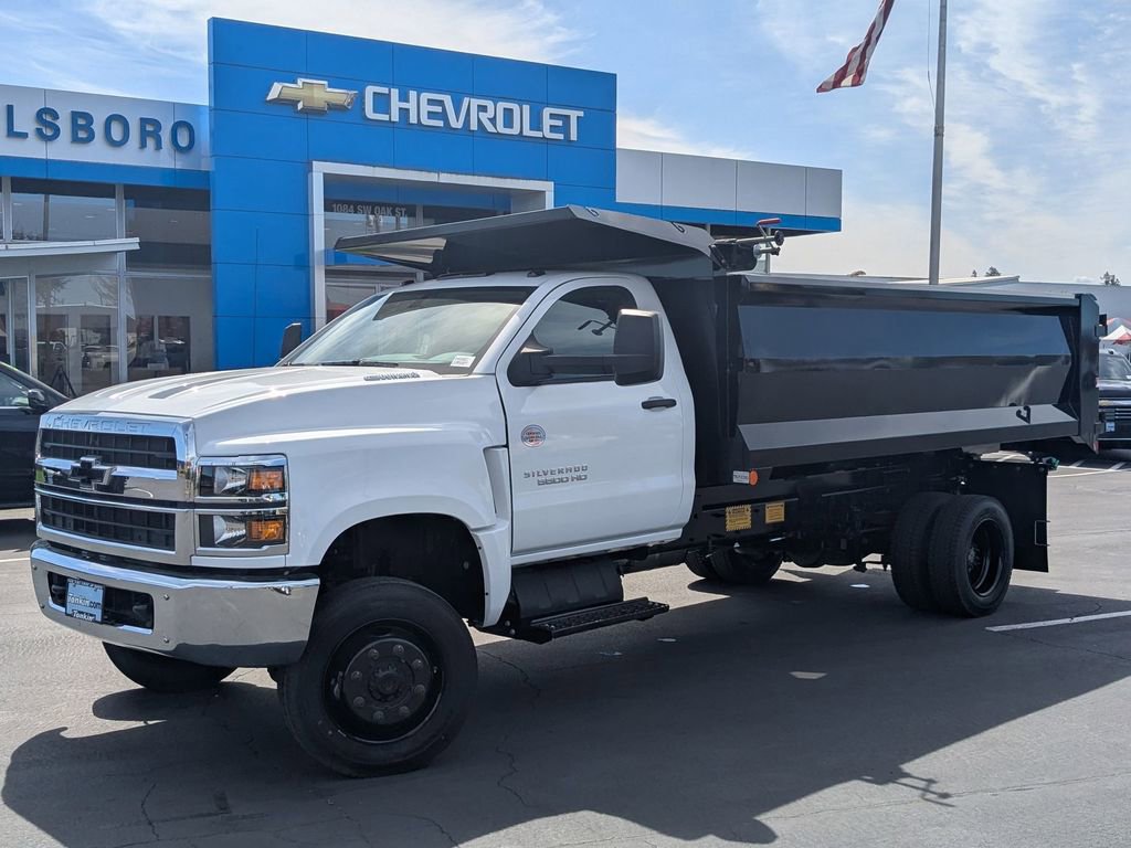 2024 Chevrolet Silverado 5500HD Work Truck photo 2