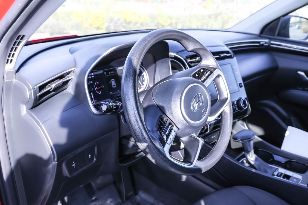 2023 Hyundai Tucson SE photo 3