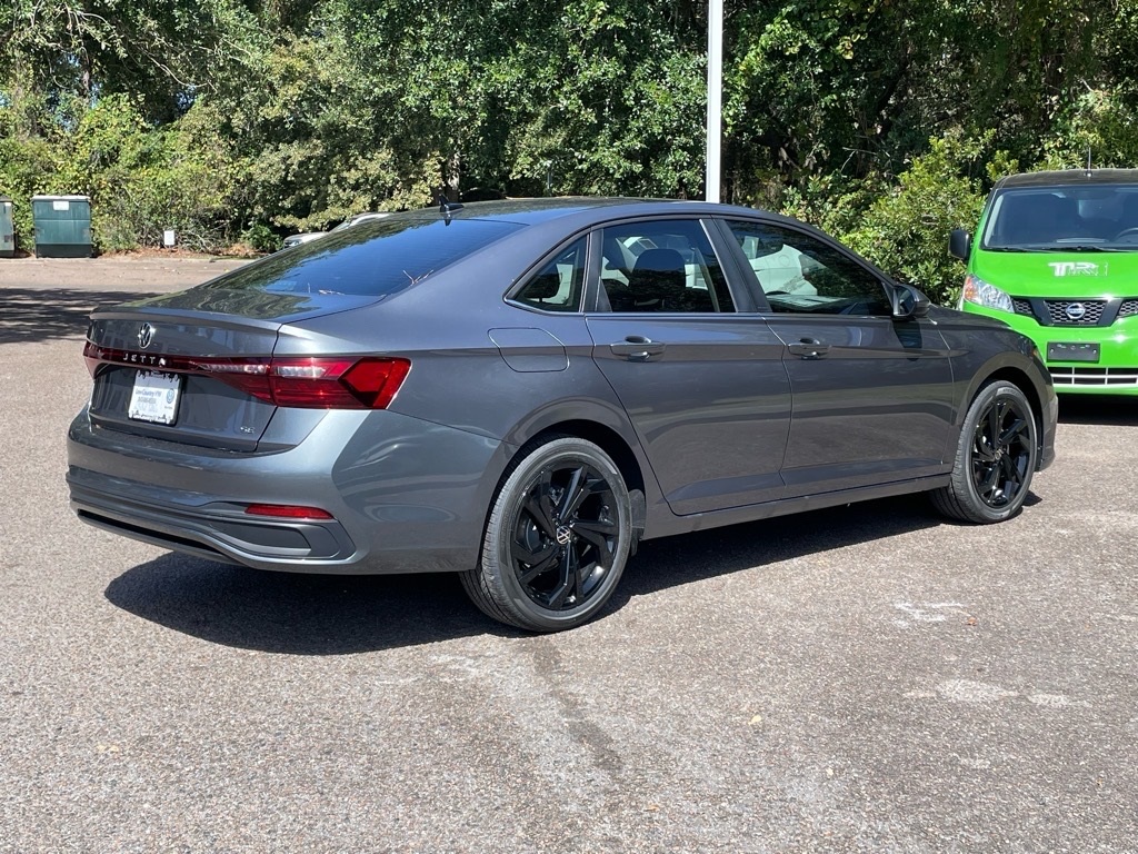 2026 Volkswagen Jetta SE photo 2