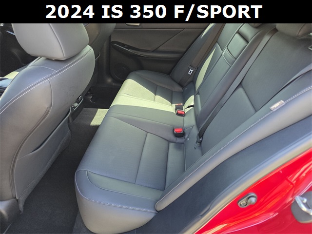 2024 Lexus IS 350 F SPORT photo 17