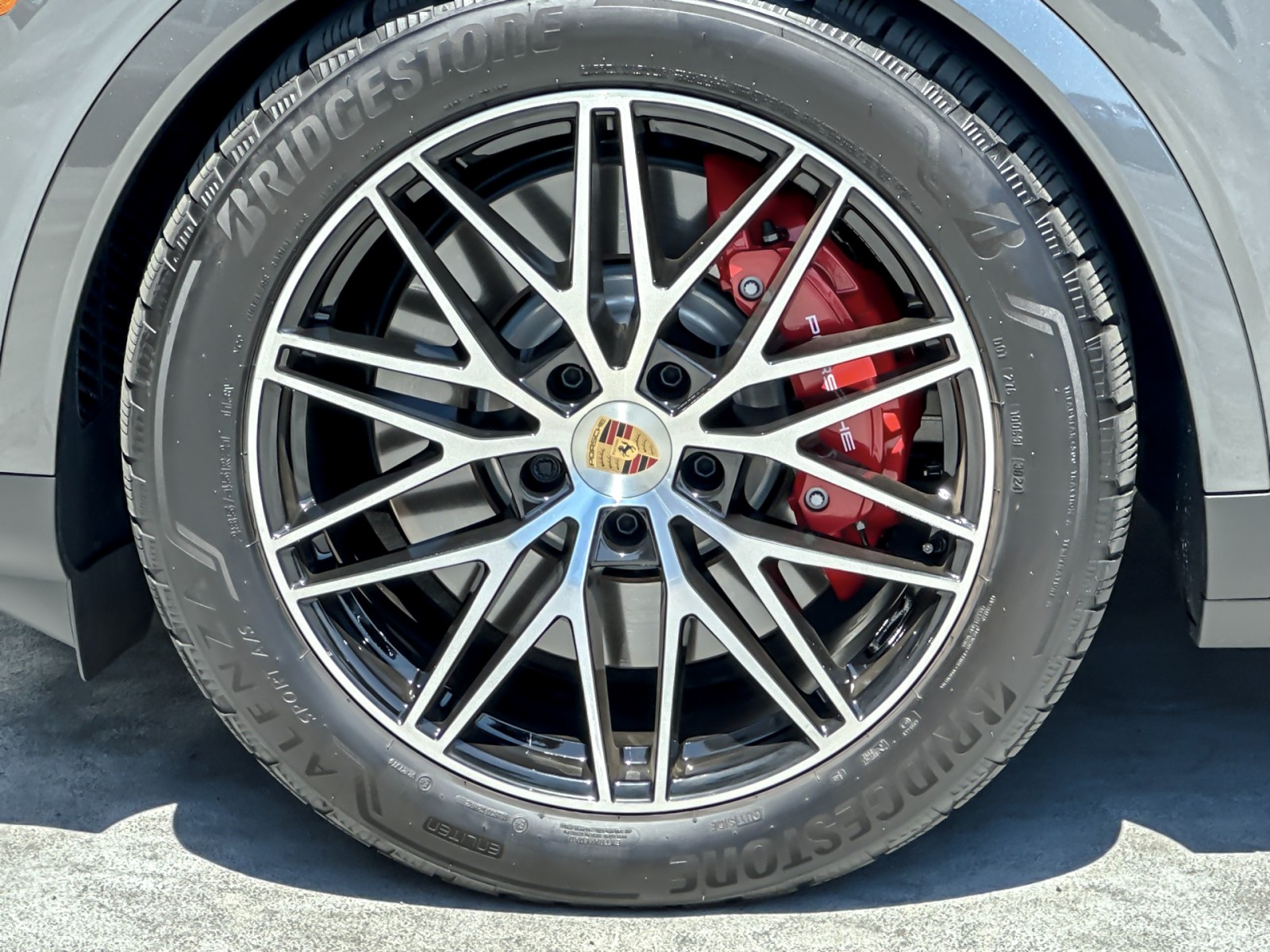 2025 Porsche Cayenne S photo 22