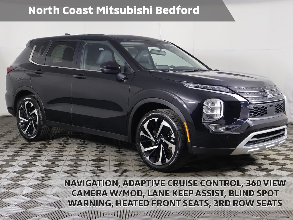 2024 Mitsubishi Outlander SE's photo