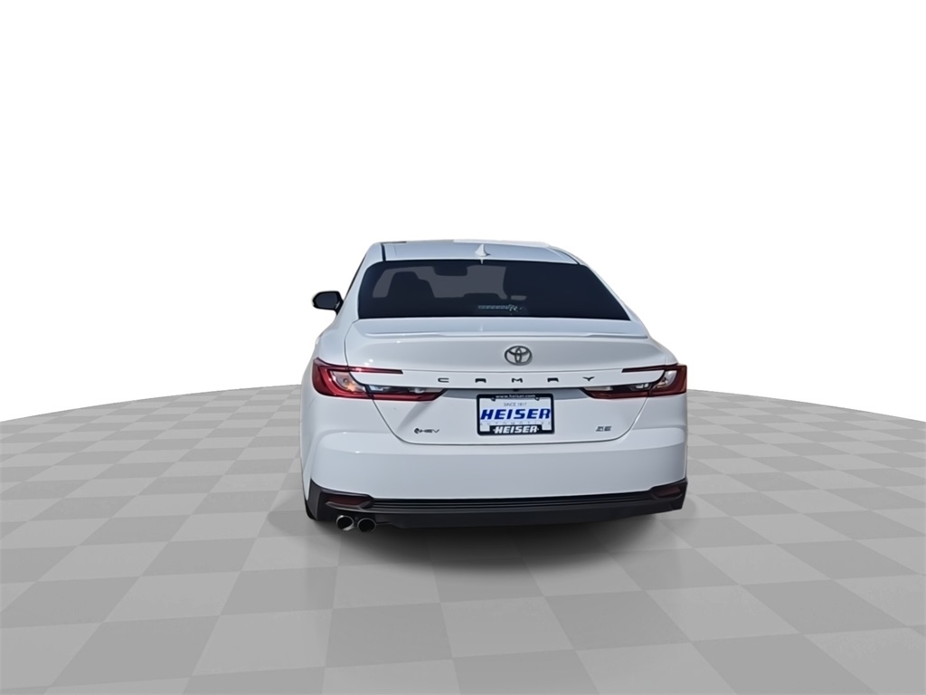 2025 Toyota Camry SE photo 7