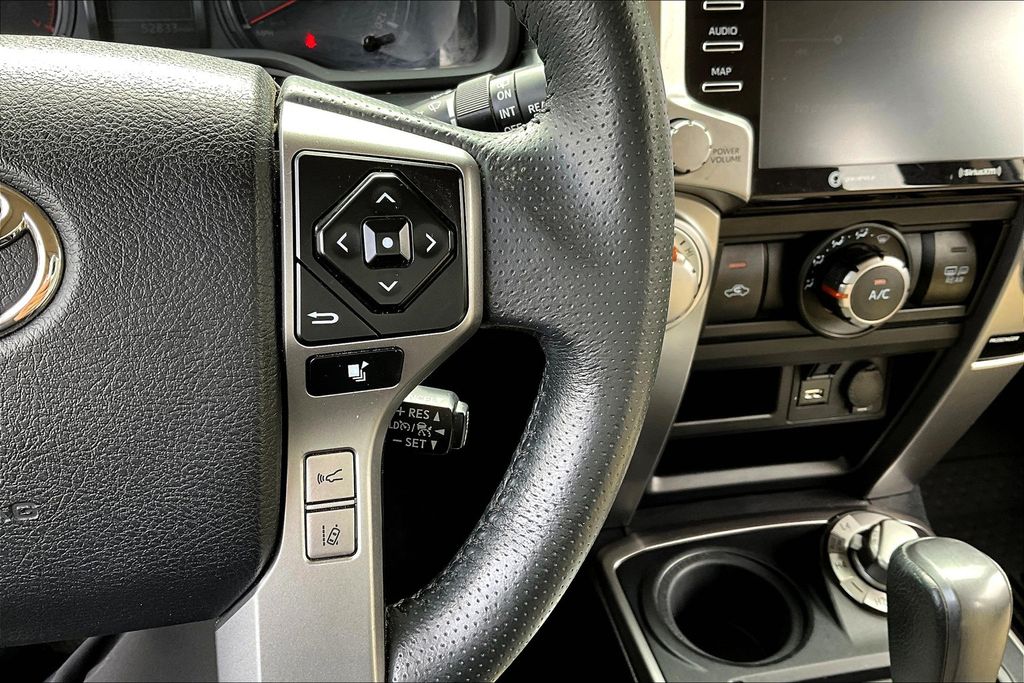 2020 Toyota 4Runner SR5 Premium photo 28