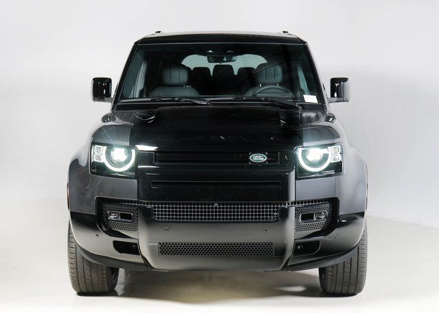 2025 Land Rover Defender 110 X photo 7