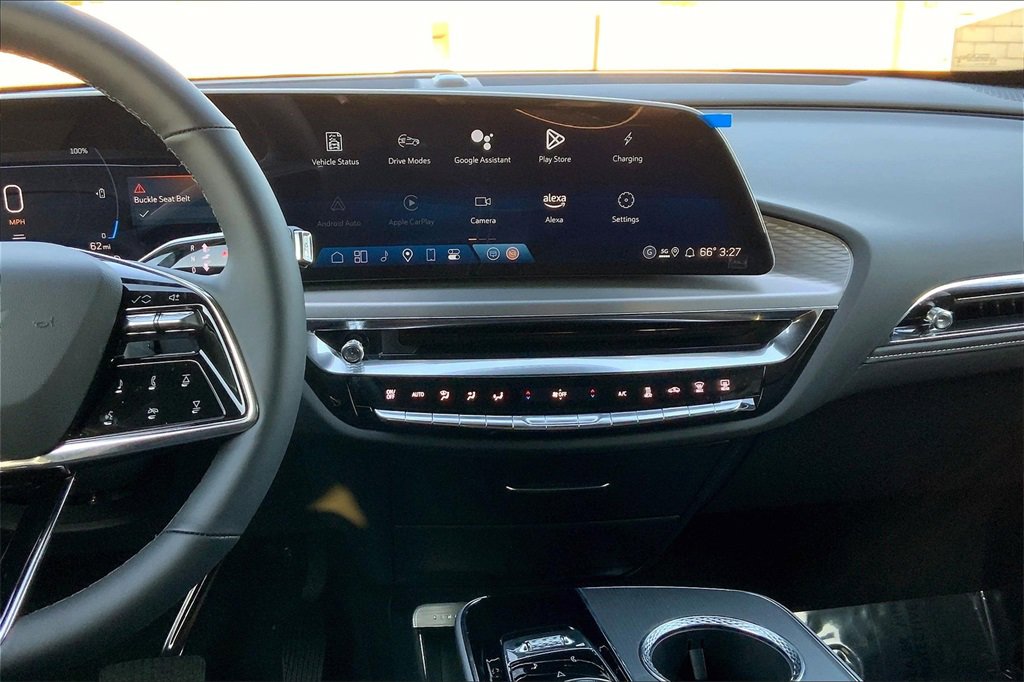 2025 Cadillac Lyriq Luxury photo 7