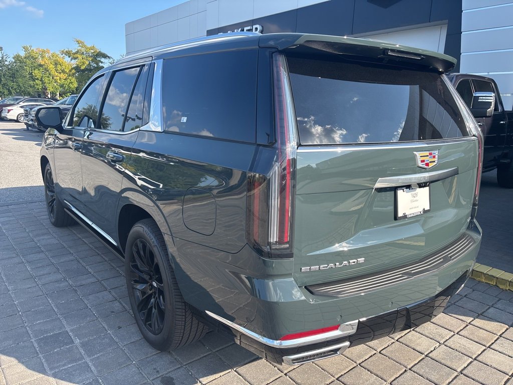 2025 Cadillac Escalade Premium Luxury photo 2