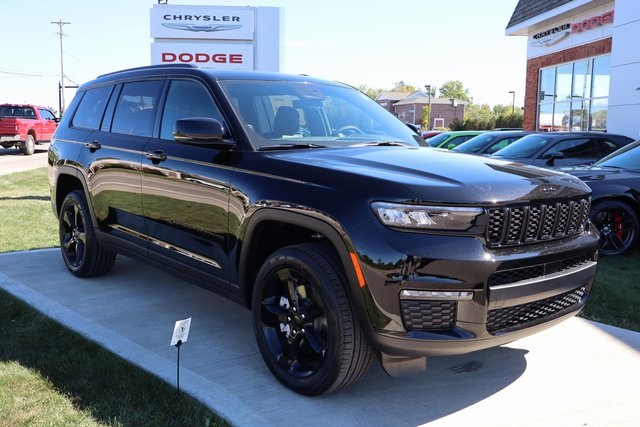 2025 Jeep Grand Cherokee Limited photo 3