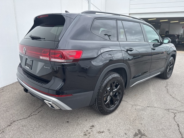 2025 Volkswagen Atlas Peak Edition SE photo 5