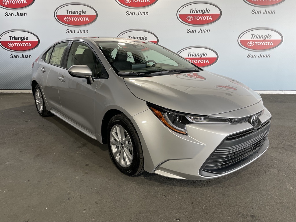 2025 Toyota Corolla LE photo 3