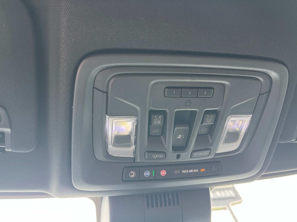 2026 Chevrolet Silverado 1500 High Country photo 23