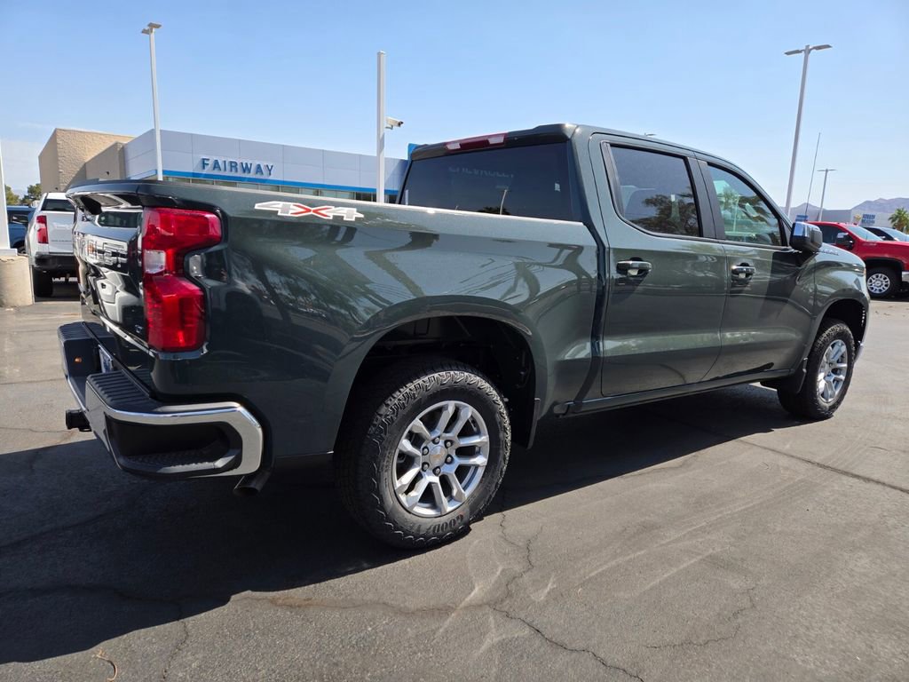 2025 Chevrolet Silverado 1500 LT photo 4