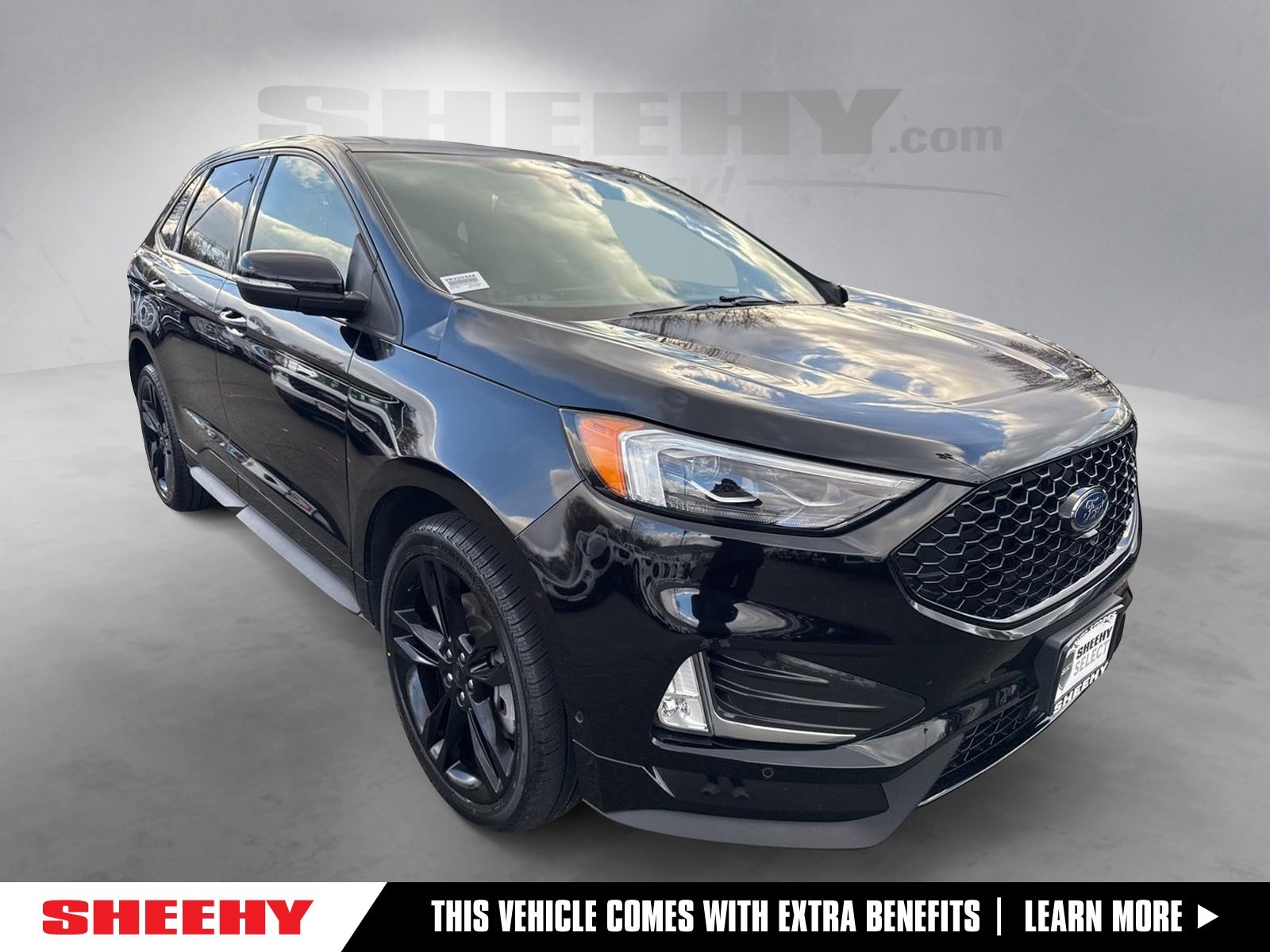 2022 Ford Edge ST's photo