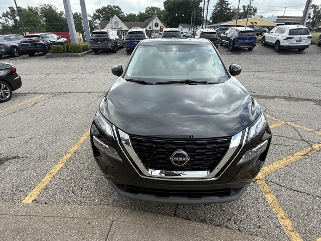 2023 Nissan Rogue SV photo 3
