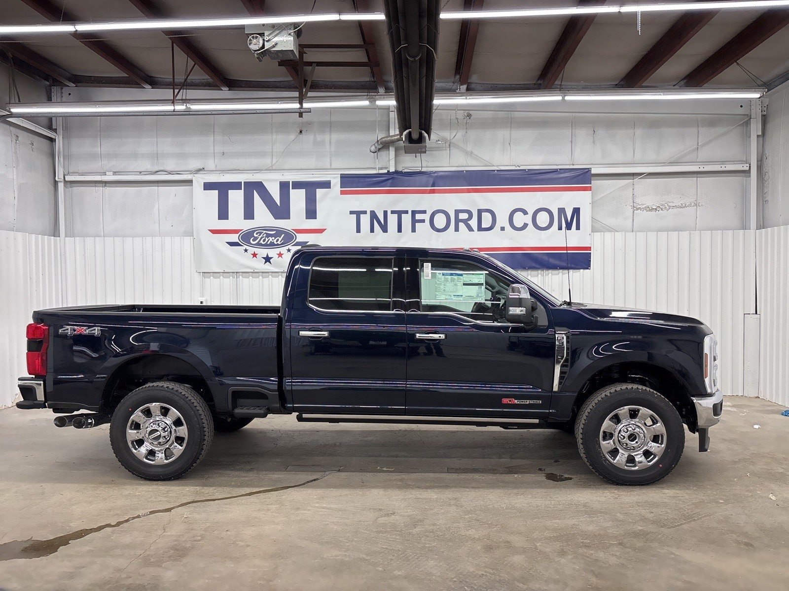 2025 Ford F-350 Super Duty Lariat's photo