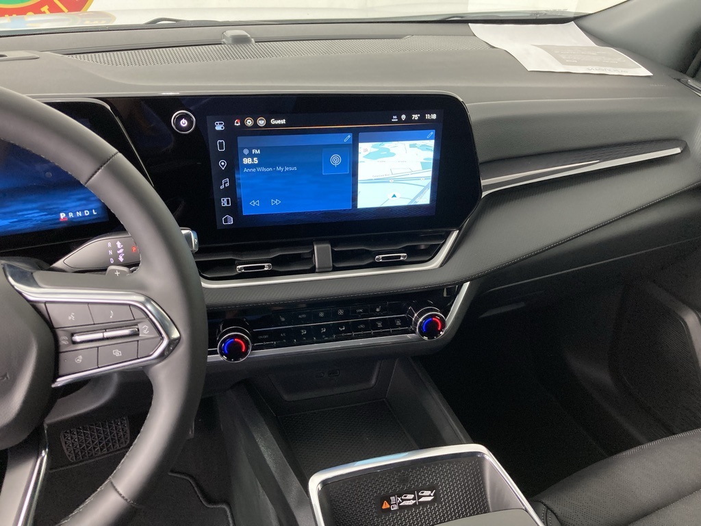 2026 Chevrolet Equinox photo 2
