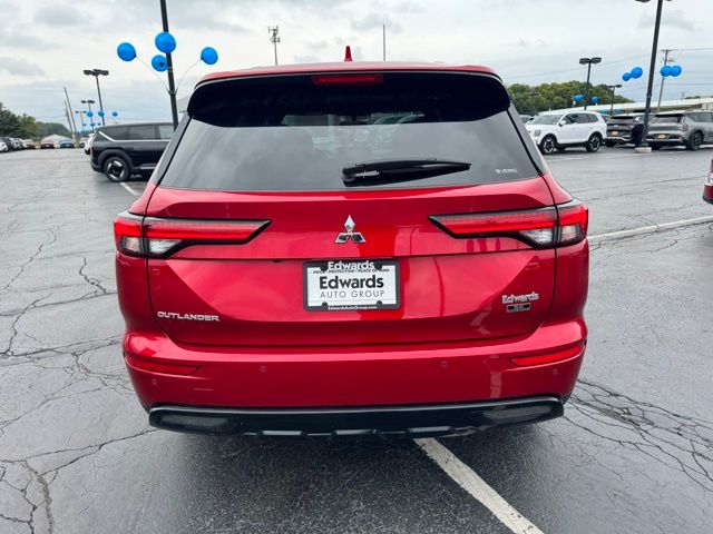 2024 Mitsubishi Outlander photo 4