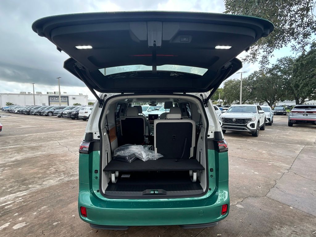 2025 Volkswagen ID. Buzz Pro Plus photo 40