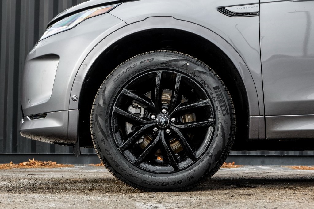 2025 Land Rover Discovery Sport S photo 4