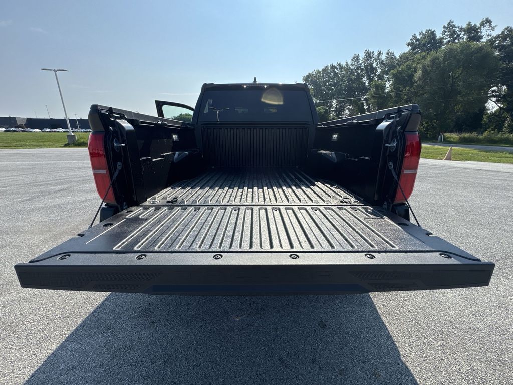 2025 Toyota Tacoma TRD Off-Road photo 20
