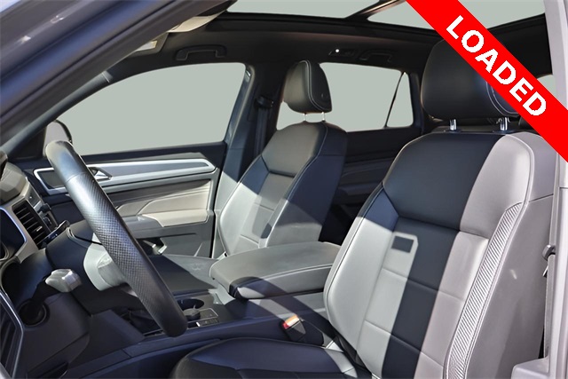 2021 Volkswagen Atlas Cross Sport V6 SE Technology R-Line photo 2
