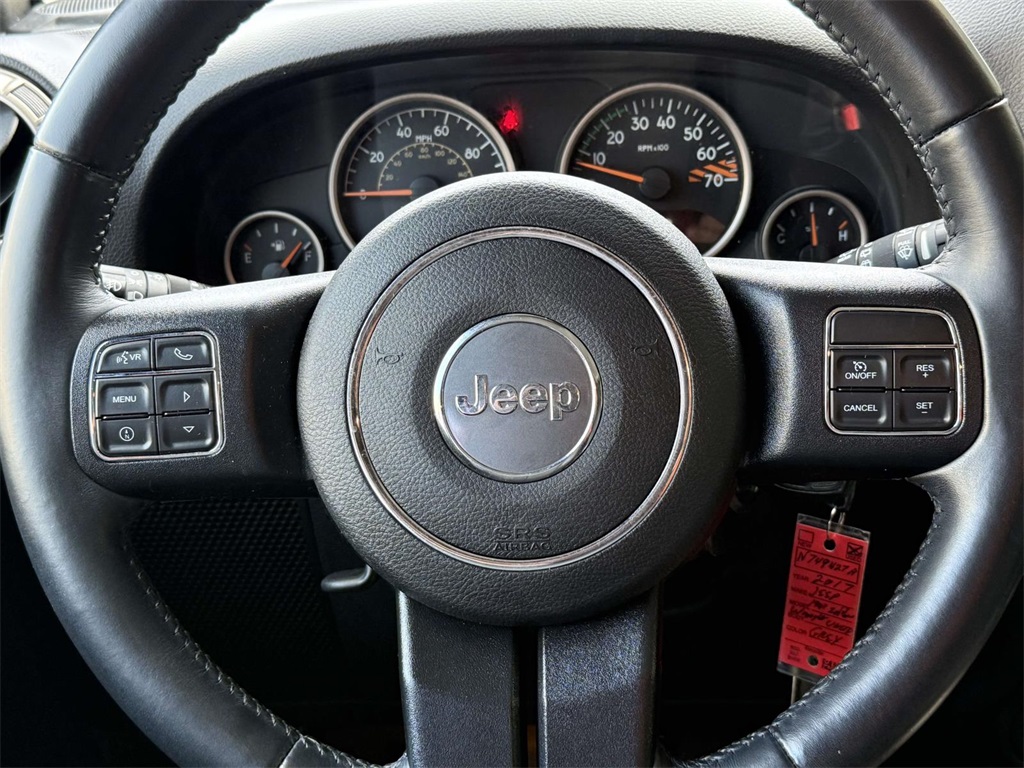 2017 Jeep Wrangler Unlimited Sahara photo 17