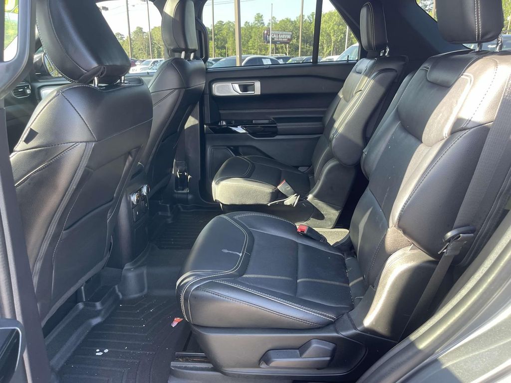 2022 Ford Explorer ST photo 9