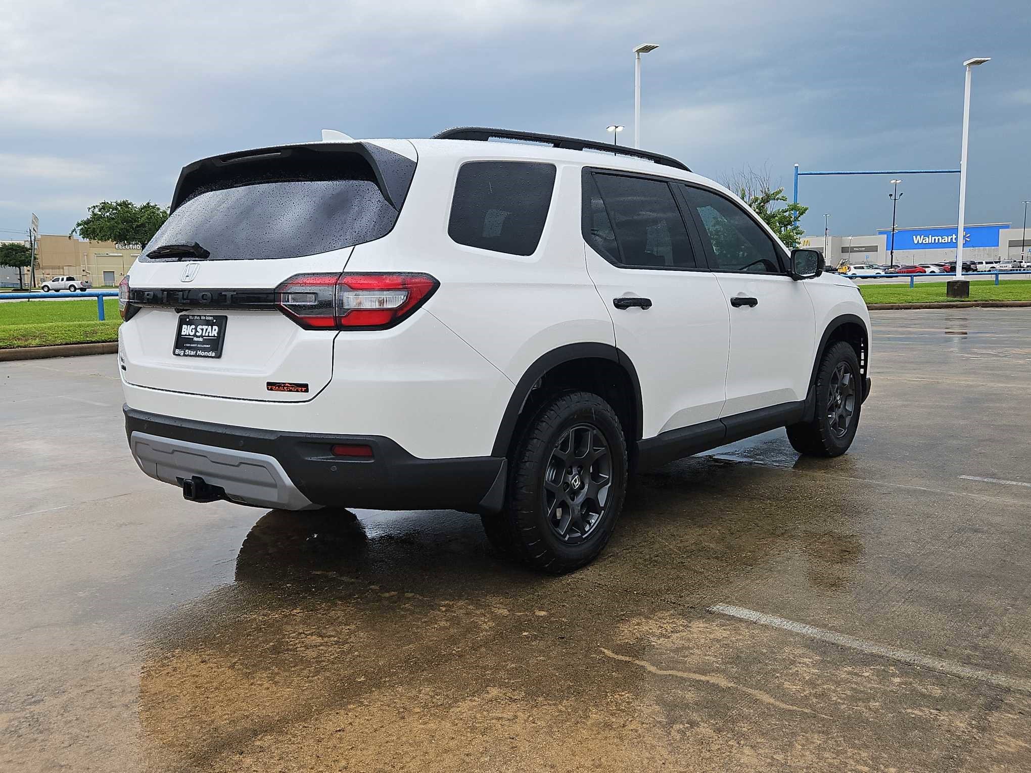 2025 Honda Pilot TrailSport photo 2