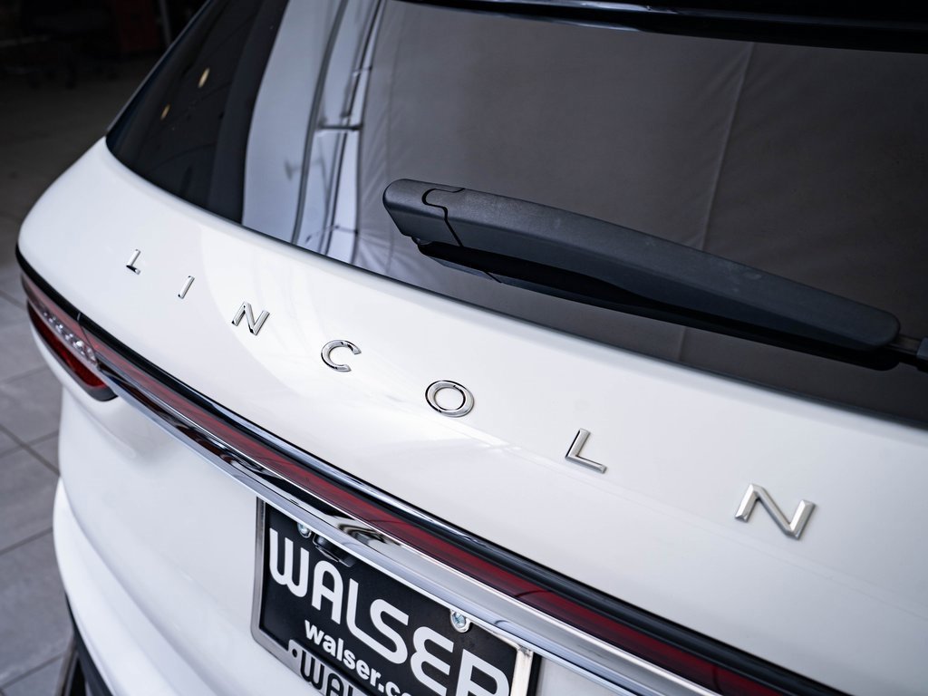 2022 Lincoln Corsair Standard photo 8