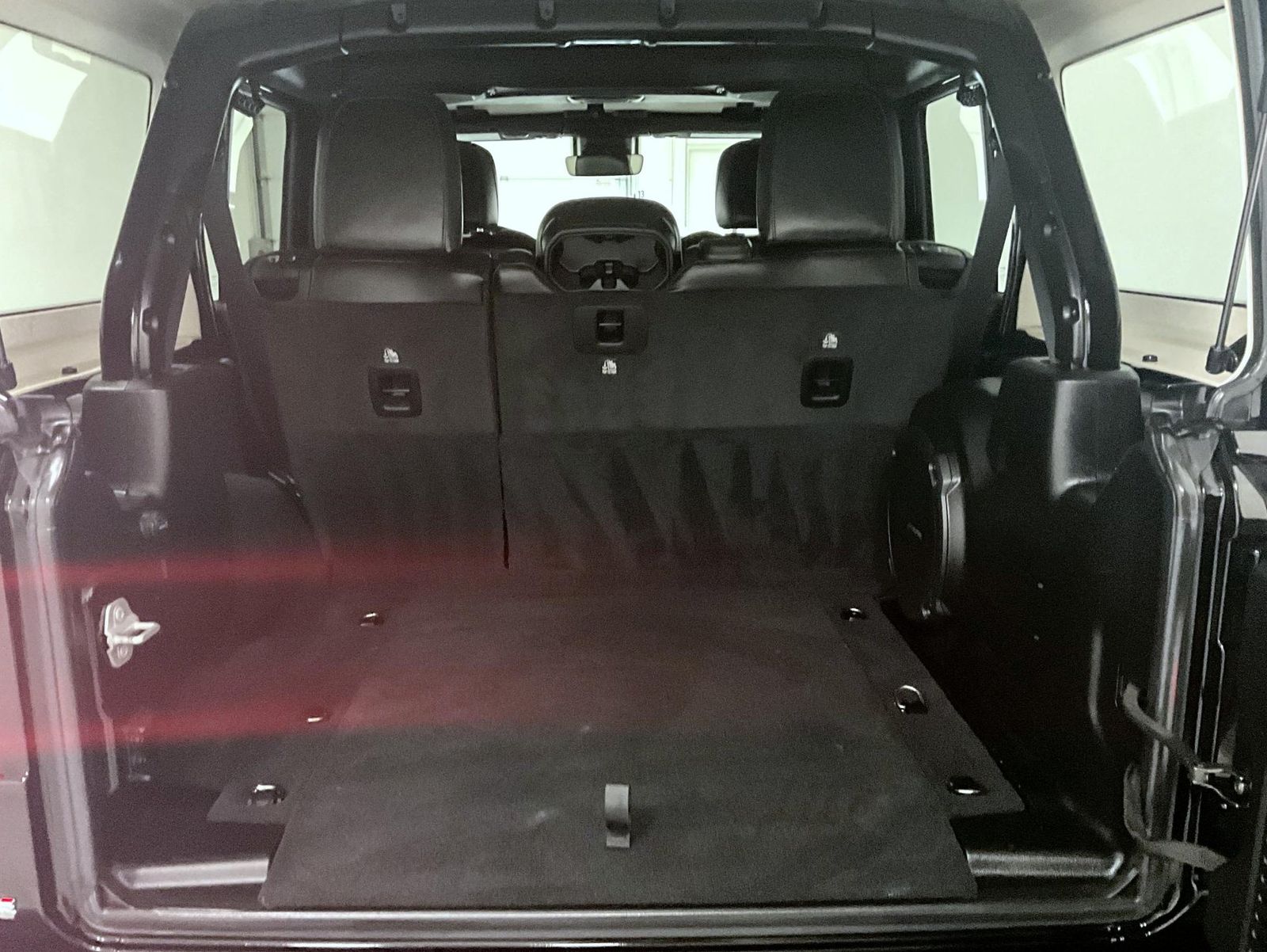 2022 Jeep Wrangler Unlimited Sahara photo 17