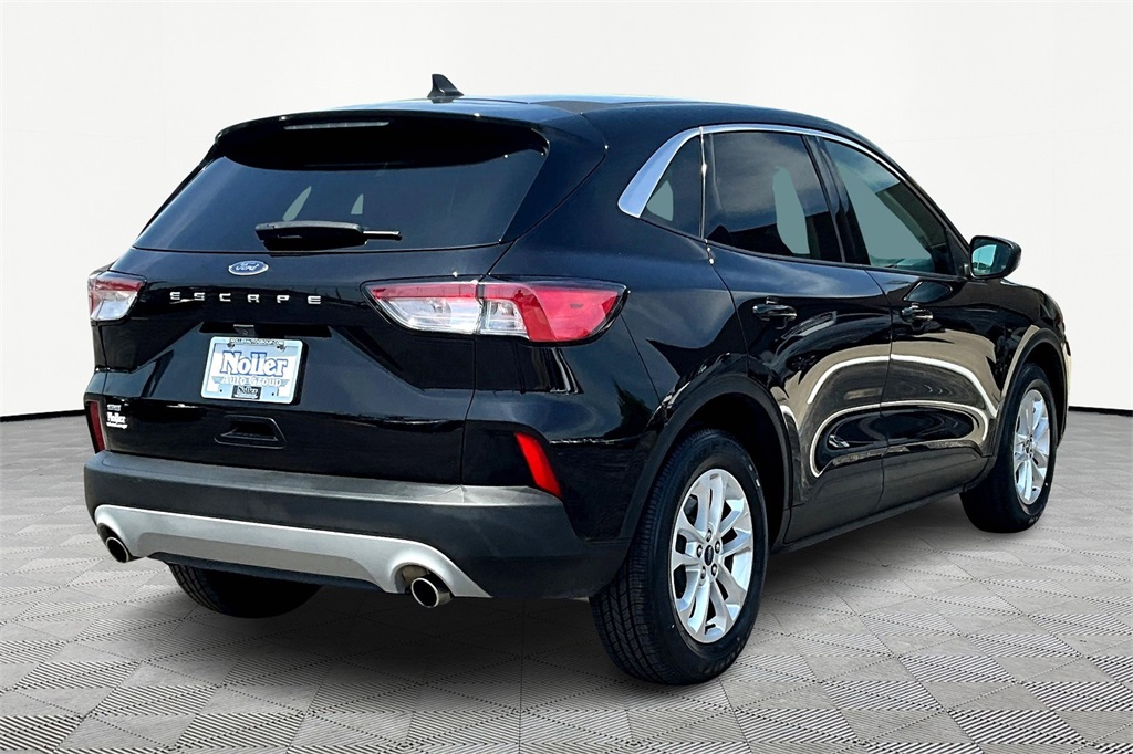 Used 2022 Ford Escape SE with VIN 1FMCU0G69NUB48770 for sale in Kansas City