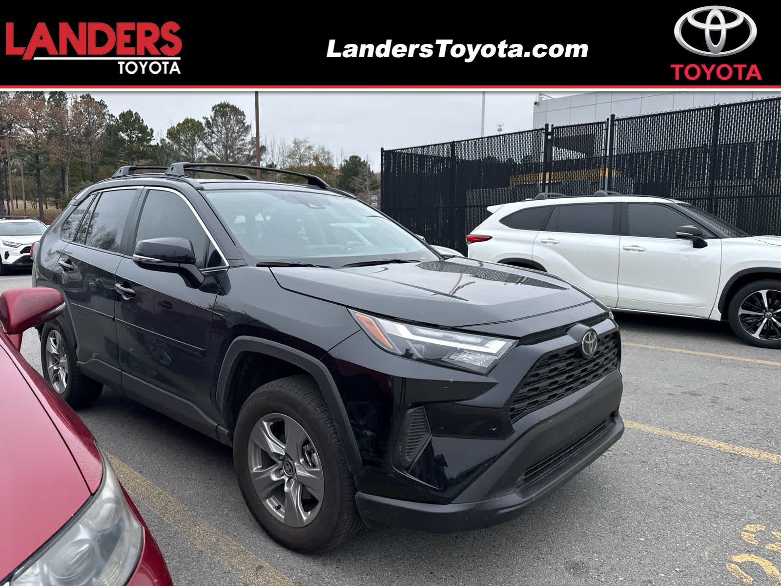 2025 Toyota RAV4 XLE's photo