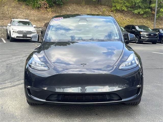 2025 Tesla Model Y Long Range photo 8