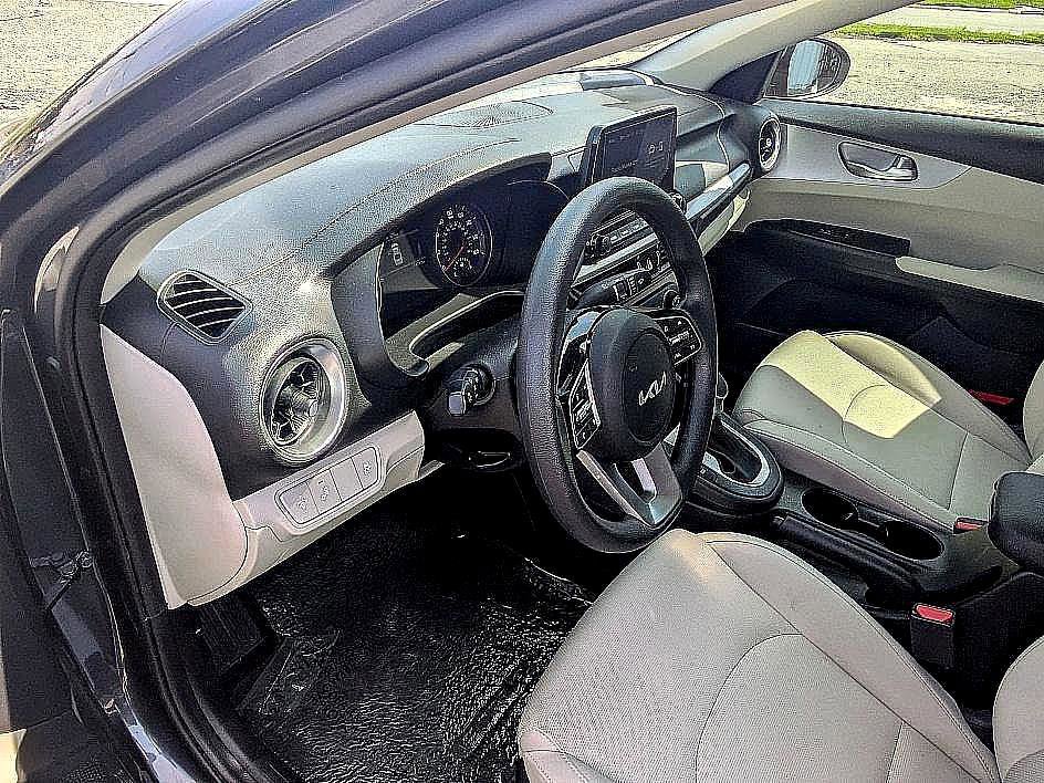 2023 Kia Forte LXS photo 14
