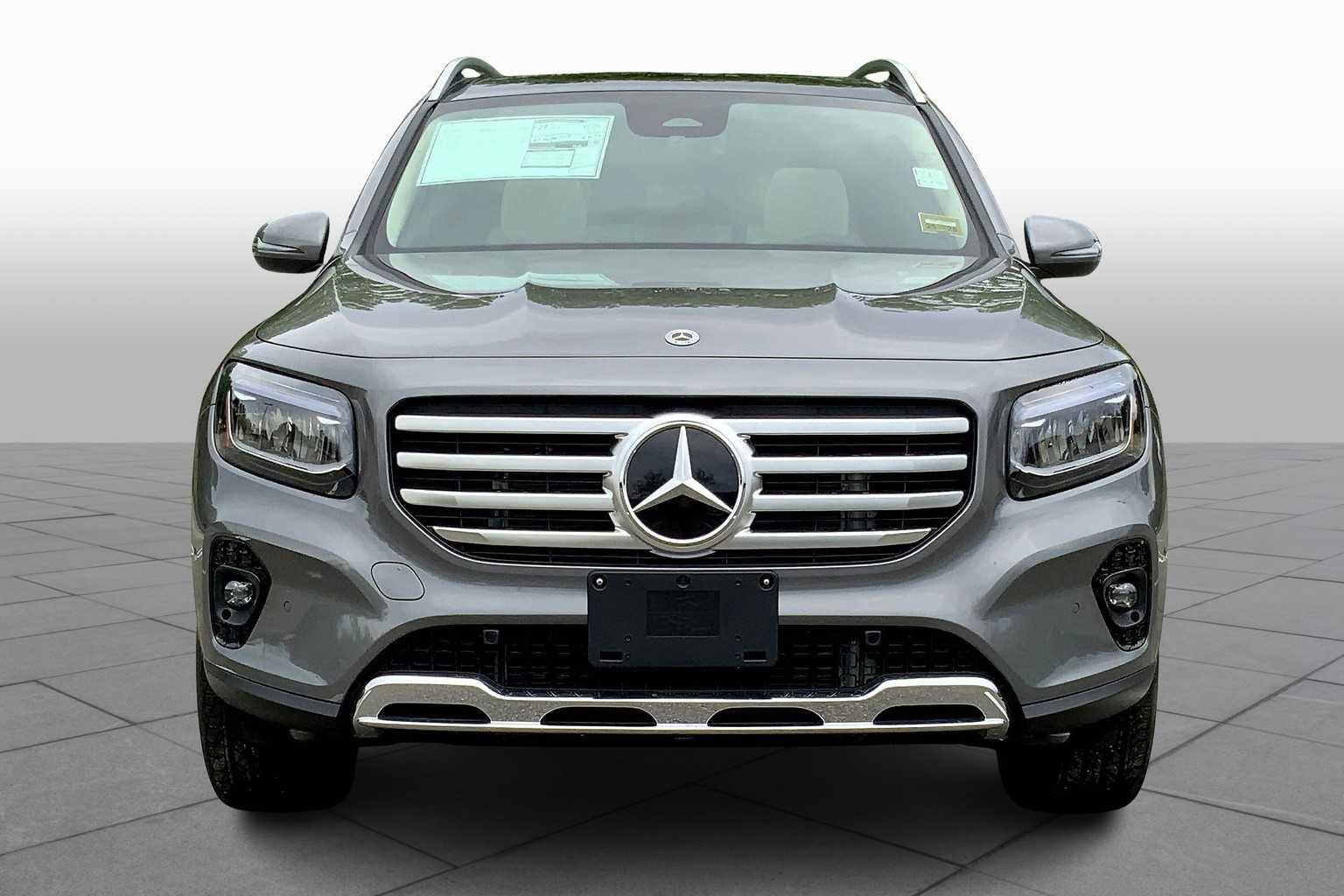 2025 Mercedes Benz GLB 250 4MATIC photo 3