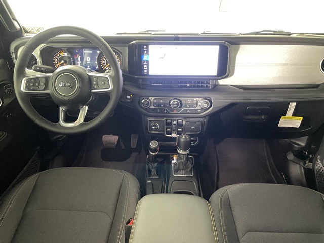 2025 Jeep Wrangler Sahara photo 36