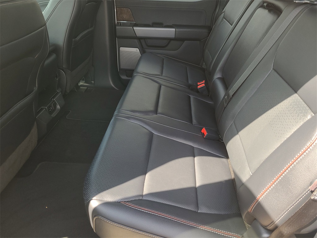 2022 Ford F-150 Lariat photo 13